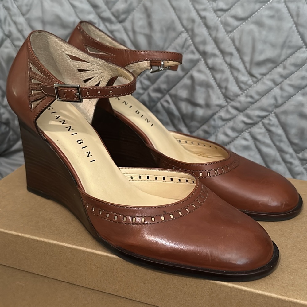 Gianni Bini Tan Leather Wedges